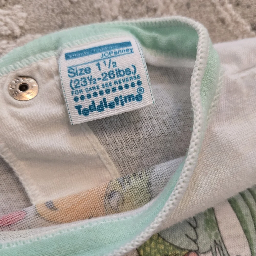 Vintage 1980s-1990s JC Penney Funny Graphic Long Sleeve Shirt Mint Green